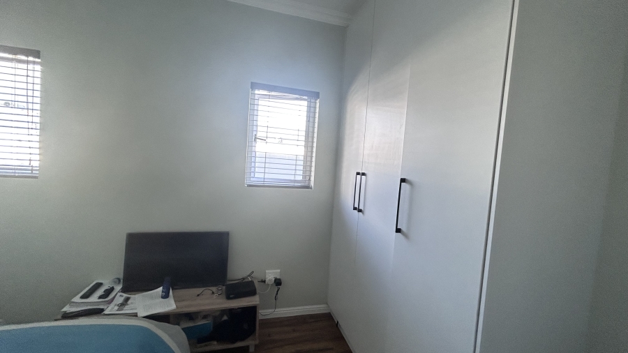 To Let 3 Bedroom Property for Rent in Sandown Western Cape